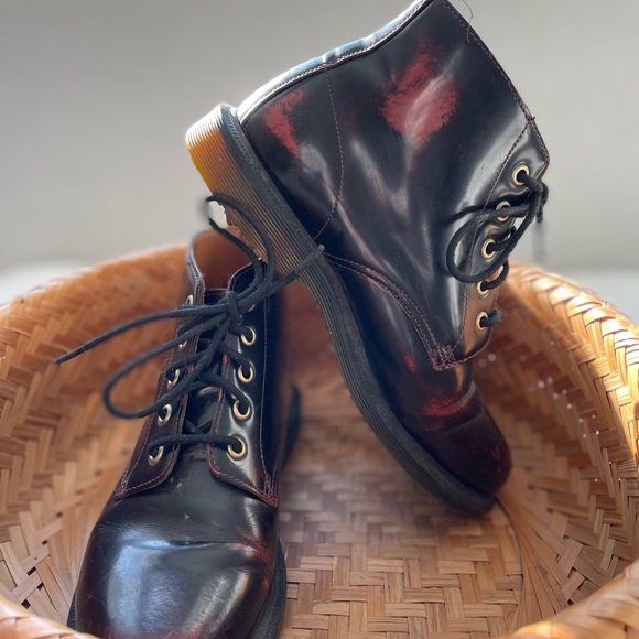 Dr. Martens - Picture 4 of 5